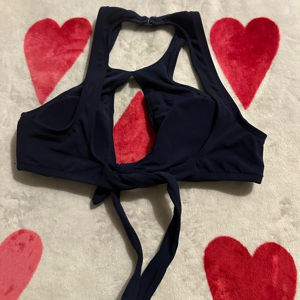NWOT Robin Piccone Ava High Neck Cutout Tie
Bikini Top - Picture 4 of 8